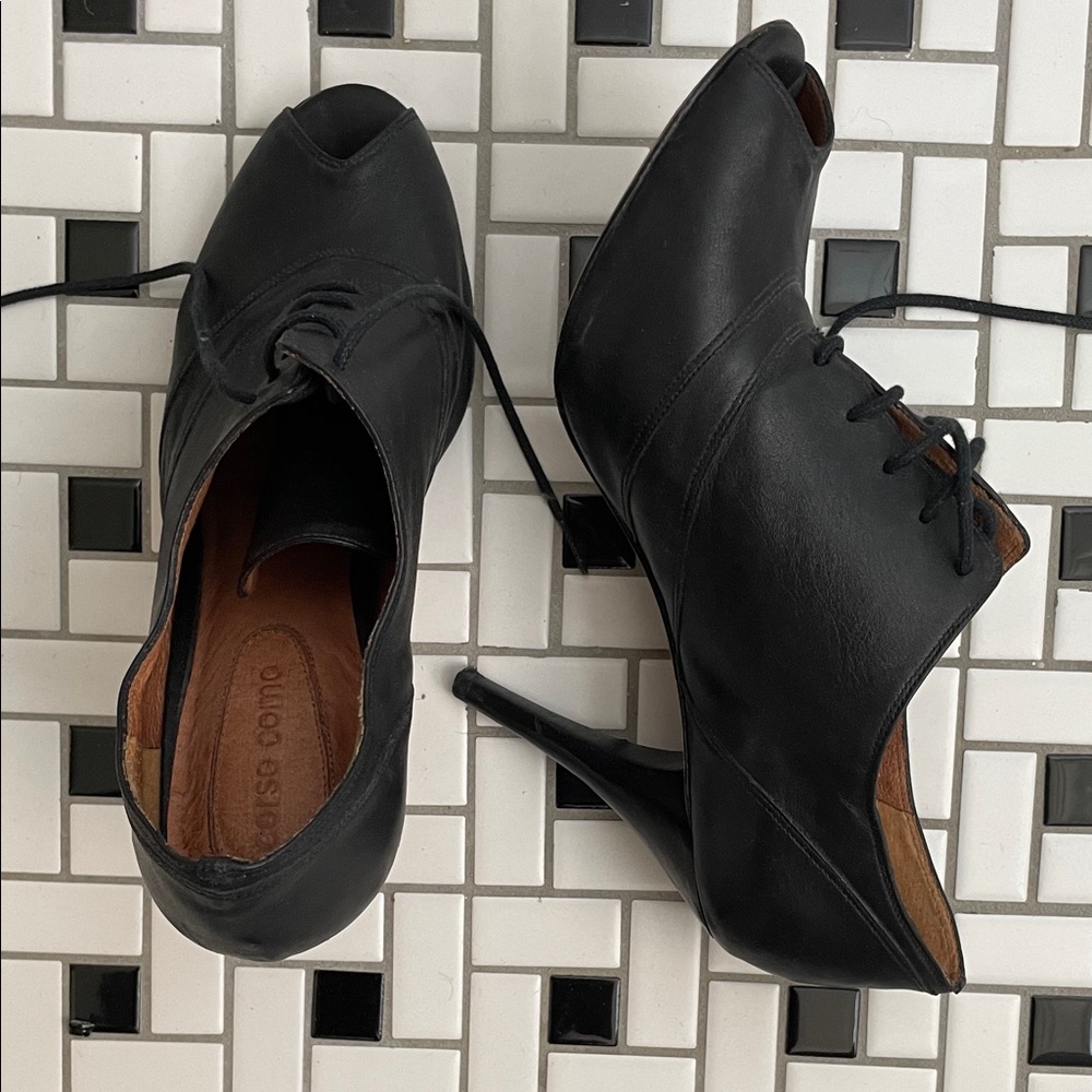 Corso Como Black Leather Peep Toe Lace-Up Oxford Heels - SUPER Padded - Size 10
